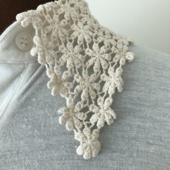 Sleeveless Button Front Top with Lace Collar - Picture 6 of 7